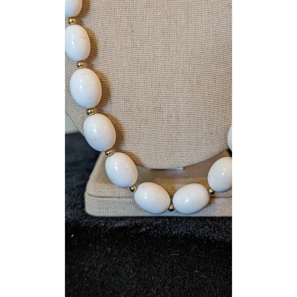 Vintage Monet White/Gold Graduated Bead Necklace W/ Signature Sister Clasp - Picture 2 of 5